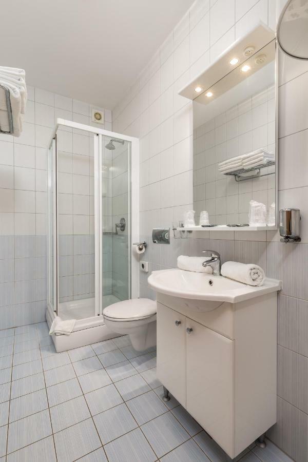 Villas Kampor 外观 照片